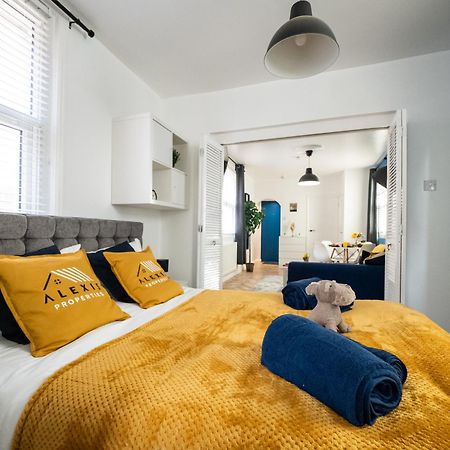 Seaside Retreat: Luxury 1-Bed, Free Parking Apartamento Portsmouth Exterior foto