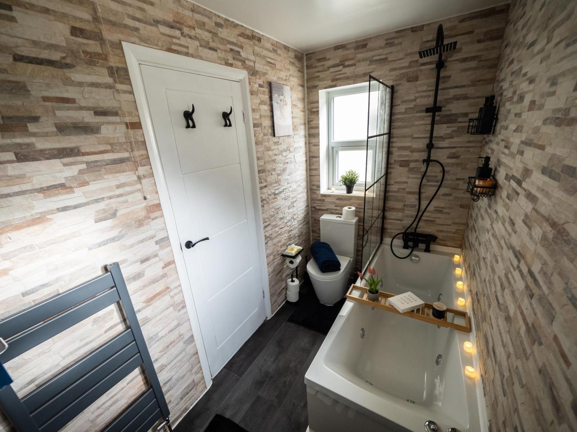 Seaside Retreat: Luxury 1-Bed, Free Parking Apartamento Portsmouth Exterior foto